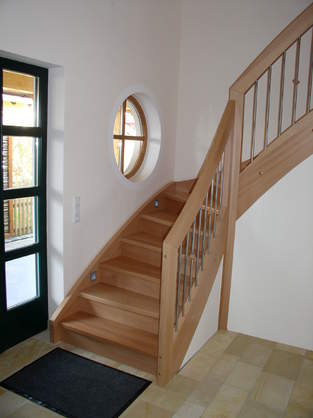 eingestemmte Treppe in Buche