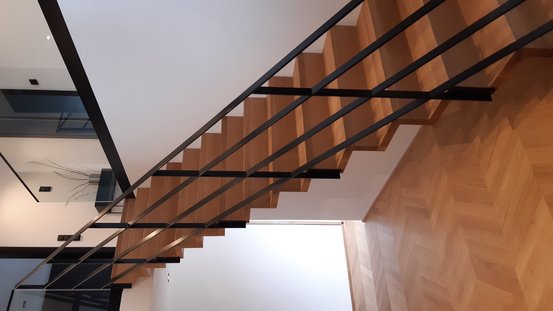 Faltwerktreppe in Eiche