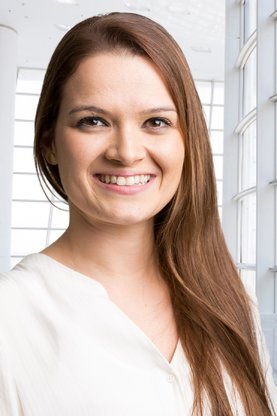 Frau Kaya Zahnaerztin Frankfurt