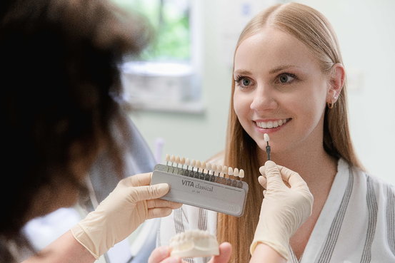 Zahnarzt Westerwald Dr Degenkolb Veneer Farba