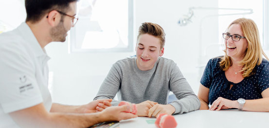 Hero KFO - Kieferorthopädische Fachpraxis Dr. Arax Akyüz Abbildung Nr. 2