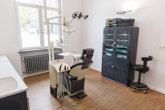 Zahnarztpraxis Dr. Robert Neff am Ruthenplatz Abbildung Nr. 13
