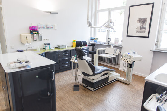 Zahnarztpraxis Dr. Robert Neff am Ruthenplatz Abbildung Nr. 8