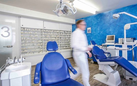 Dr. medic-stom. (RO) Jörg Fricke Fachzahnarzt für Kieferorthopädie Abbildung Nr. 3