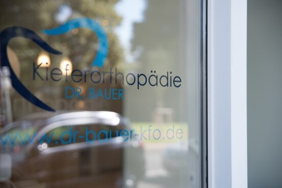 Kieferorthopädie Dr. W. Bauer Abbildung Nr. 1