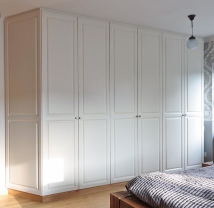 Kleiderschrank