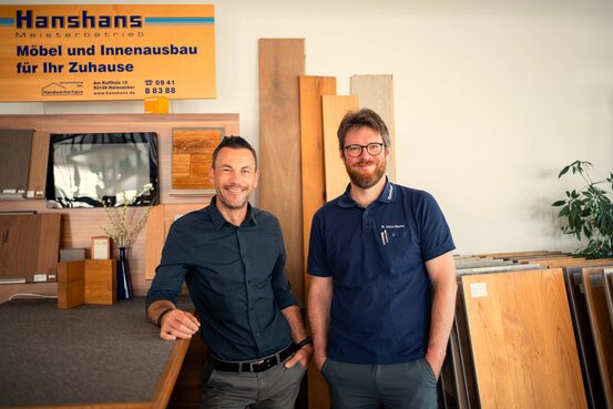 Inhaber Tobias Koelbl mit Projektkoordinator 