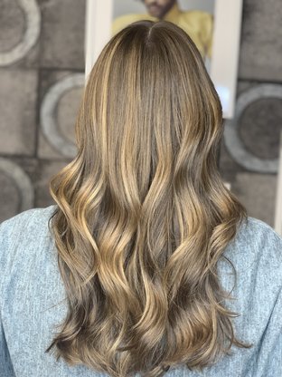 Aysel & Ugur Tarlak Friseur & Akademie Abbildung Nr. 7