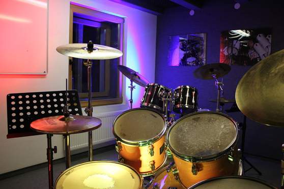 Drumline - Modern School of Drums & Percussio