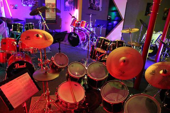 Drumline - Modern School of Drums & Percussio