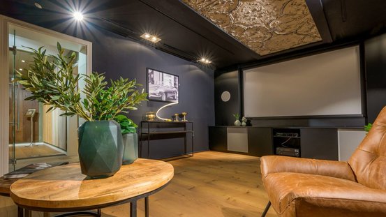 Unikate Raumgestaltung - Schwarzer Salon