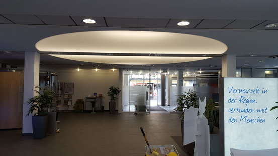 Volksbank - Eingangsbereich Spanndecke - Lich