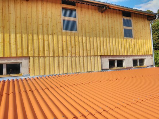 Fassadenverkleidung und Dacheindeckung