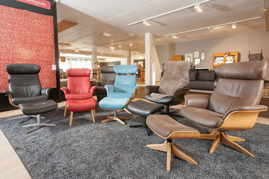 Relaxsessel im woem Naturholzmoebel