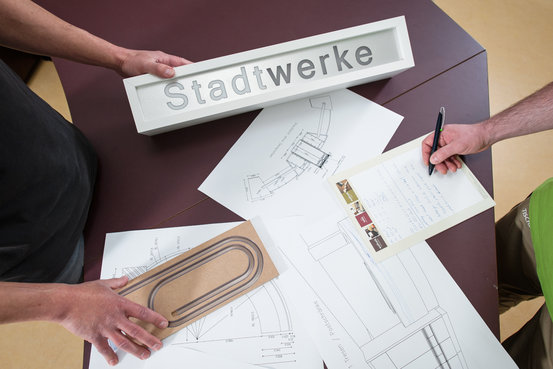 Planungsgespraech in unserer Tischlerei