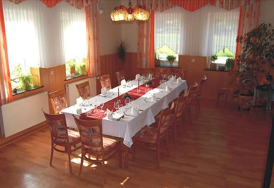 1028403-eb.jpg