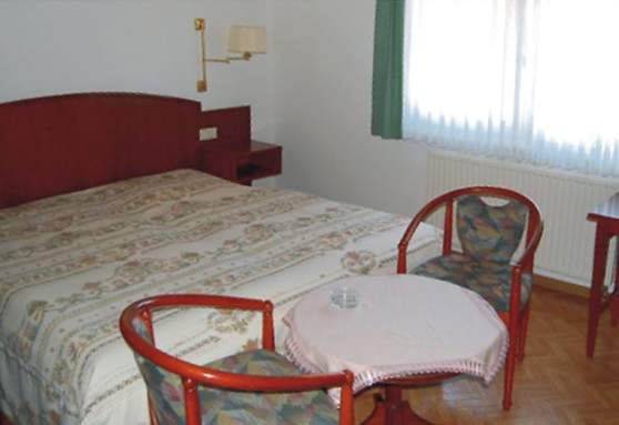 1028404-eb.jpg