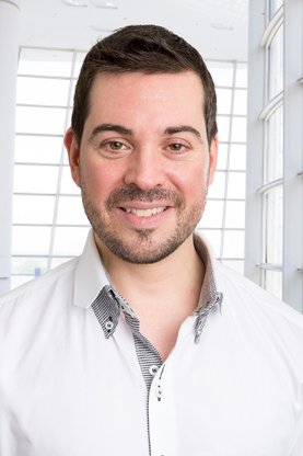 Dr Nicola Zahnarzt Oralchirurg Offenbach