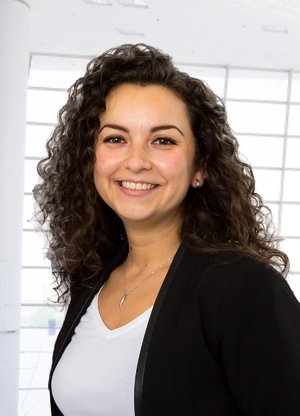 Frau Kizil Zahnaerztin Offenbach