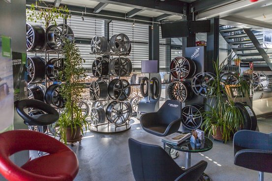 Reifen Deubzer GmbH - Reifen + Räder Kompetenzzentrum Abbildung Nr. 3