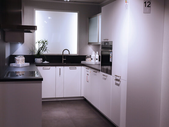 Ausstellungskueche 8 von Nobilia