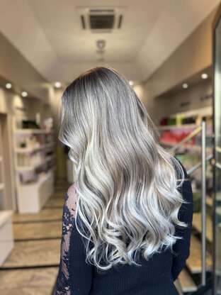 Strauch Friseure Berlin Aveda Salon Abbildung Nr. 1