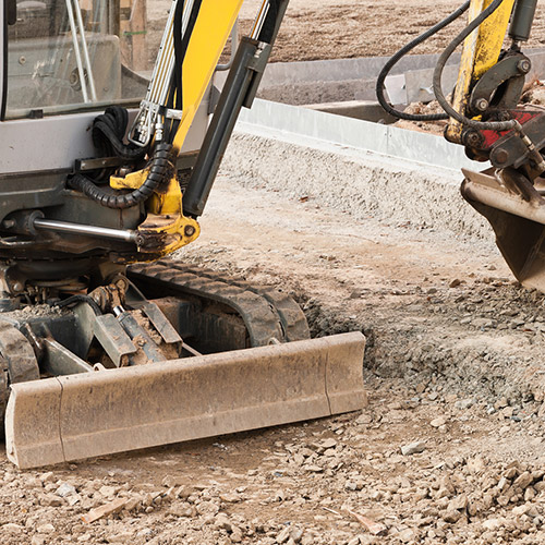 Kräftige Helfer auf Leihbasis ‒ die Miete eines Minibaggers für den Privatgebrauch