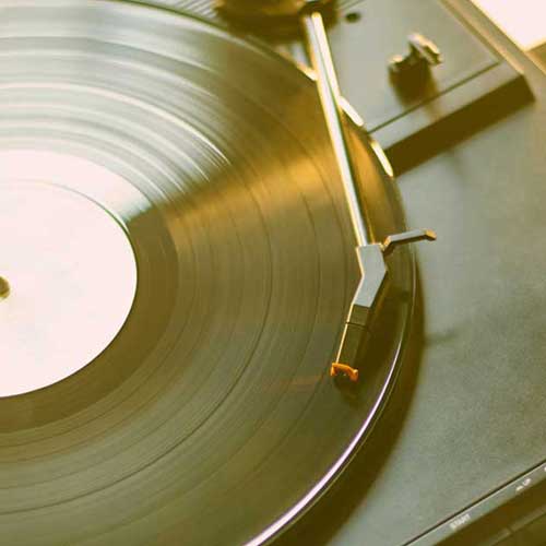 Nicht nur Platten kratzen: Die Anforderungen an einen Vollzeit-DJ