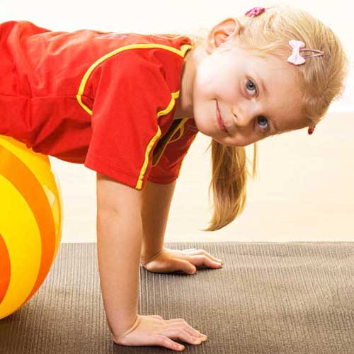 Behandlung von Kindern und Erwachsenen: Was beinhaltet die Ergotherapie?