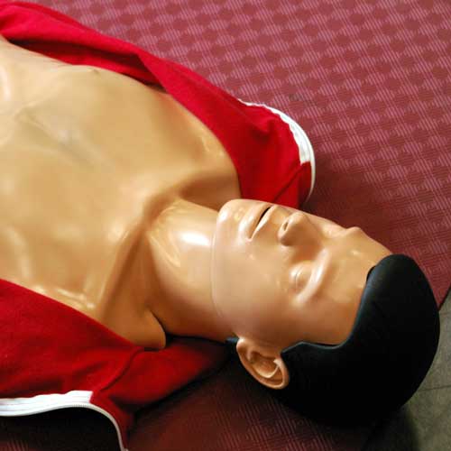 Mit einfachen Handgriffen Leben retten – Wie ging nochmal Erste Hilfe?