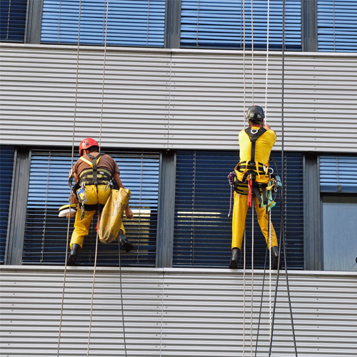 Langlebigkeit durch Pflege: Wie man Jalousien richtig reinigt