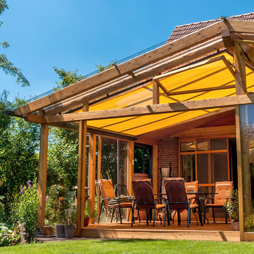 Ästhetisch und funktional: Die richtige Wahl der Terrassenüberdachung