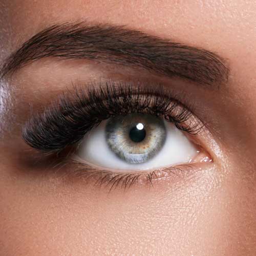 Ausdruckstark durch Wimpernverlängerung: Alle Methoden im Vergleich