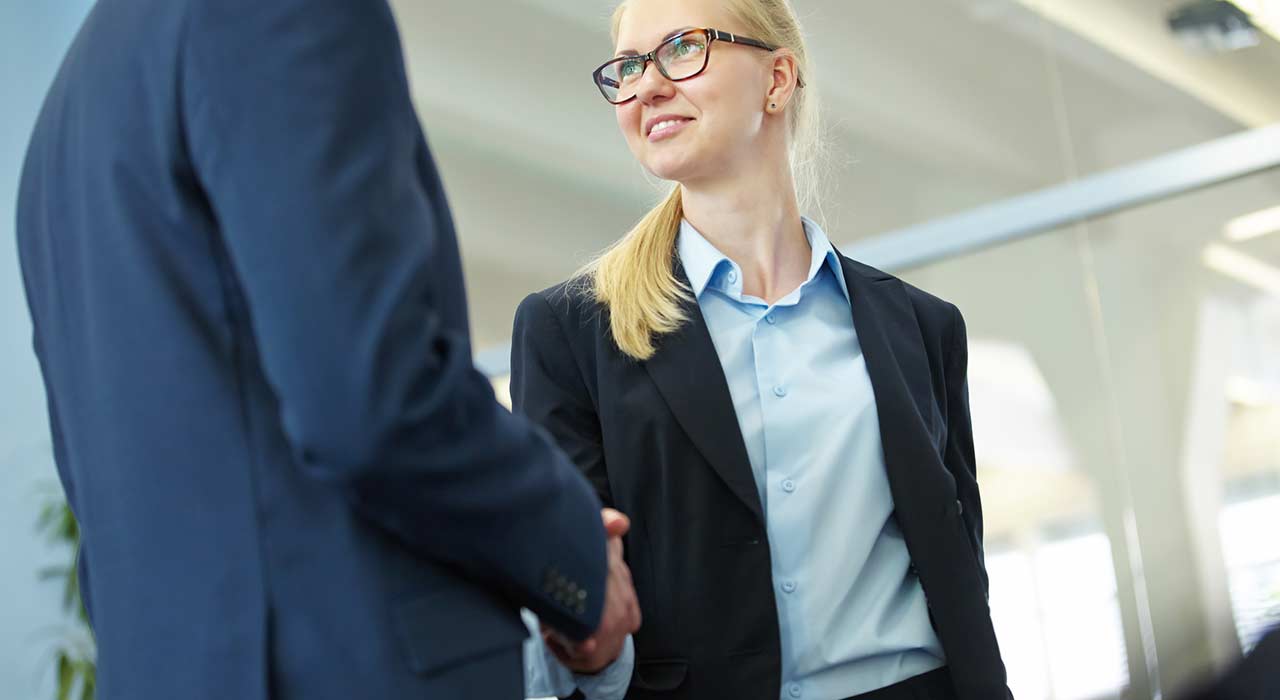 Erster Tag im neuen Job - So machen Sie einen guten ersten Eindruck im Büro