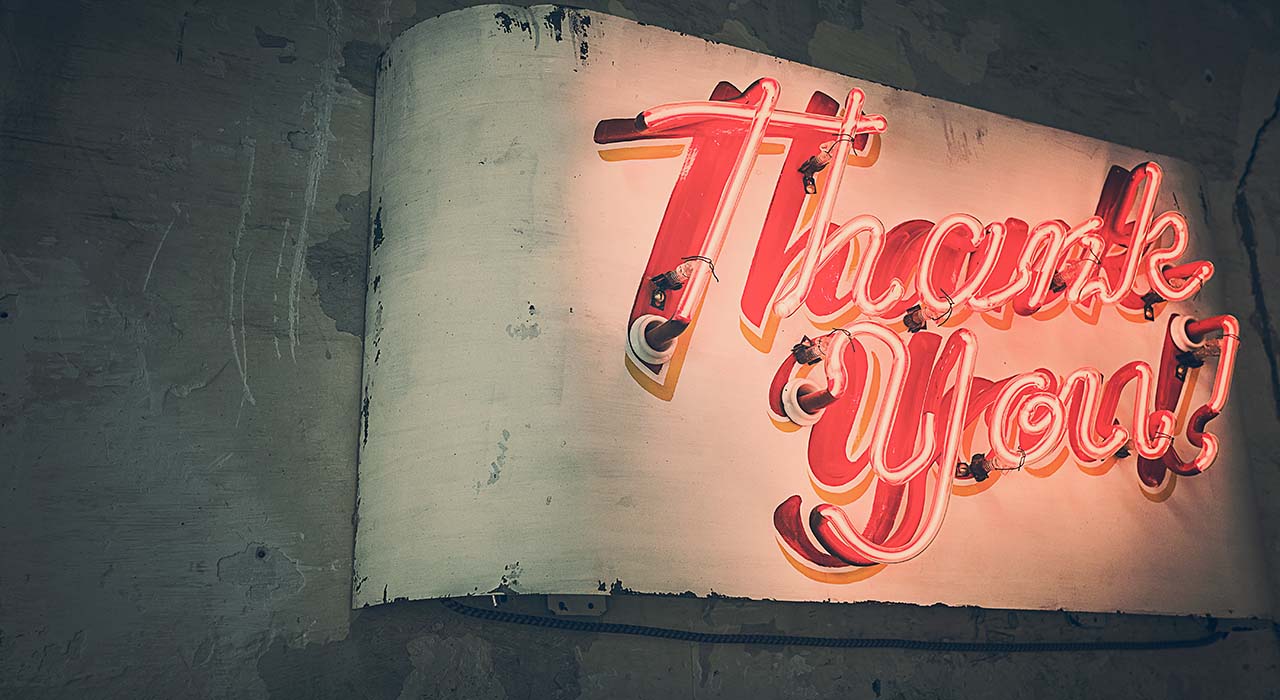 Außenwerbung mit LEDs oder Neon? Alles rund um das Thema Beschriftungen und Leuchtreklame