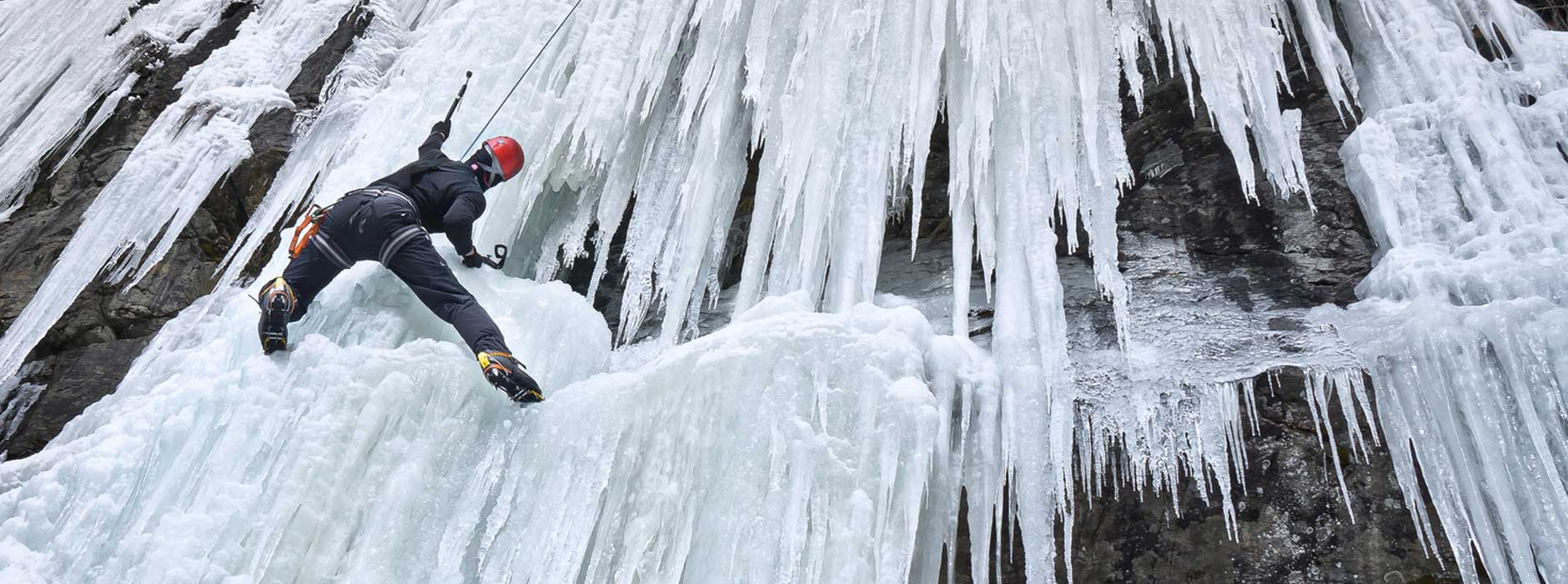 Extremsport Eisklettern: Was Interessierte und Anfänger wissen sollten
