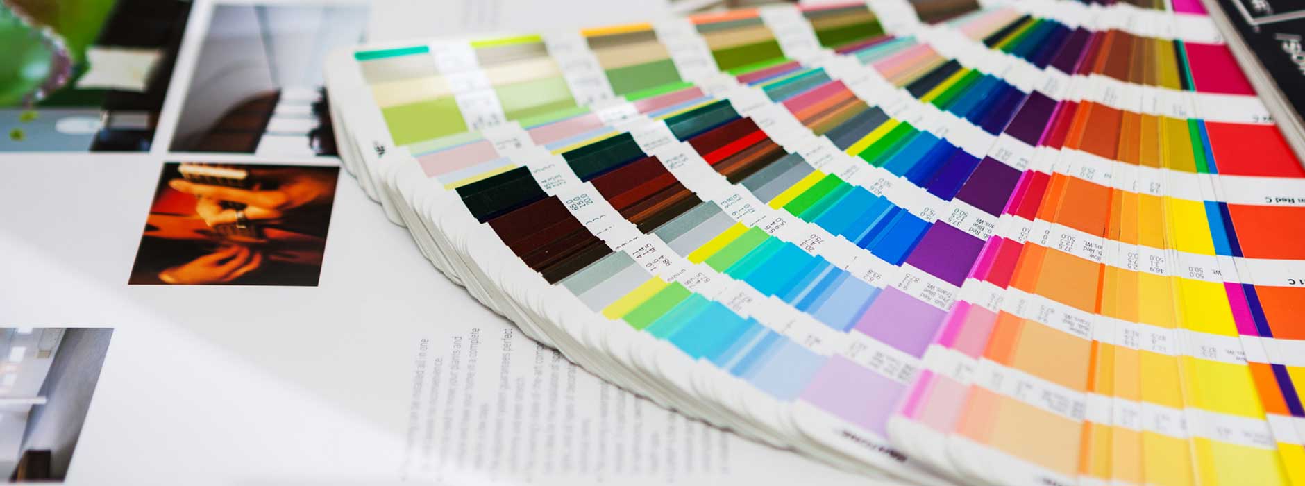 Broschüren, Flyer und Co: Was Sie vor dem Druck unbedingt beachten sollten